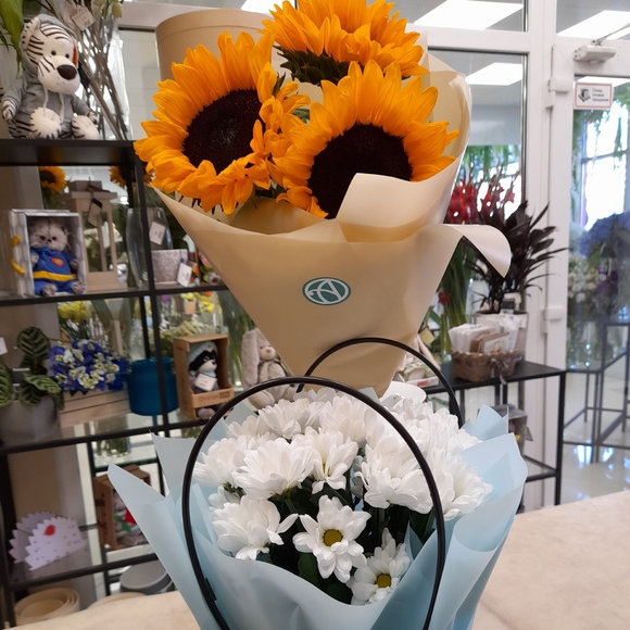 Букет из 3 подсолнухов