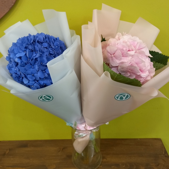 Букет из 1 голубой гортензии