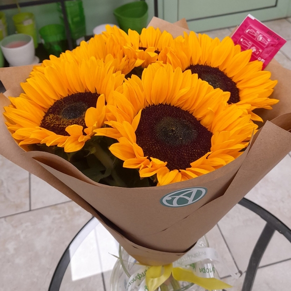 Букет из 5 подсолнухов