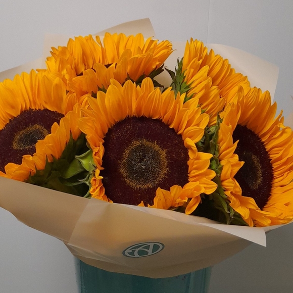 Букет из 5 подсолнухов