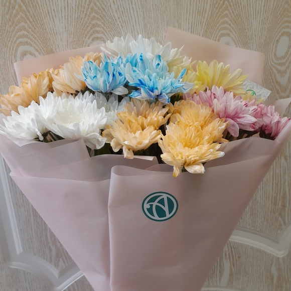 Букет из 7 кустовых хризантем нежный микс