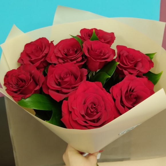 Букет-комплимент из алых роз