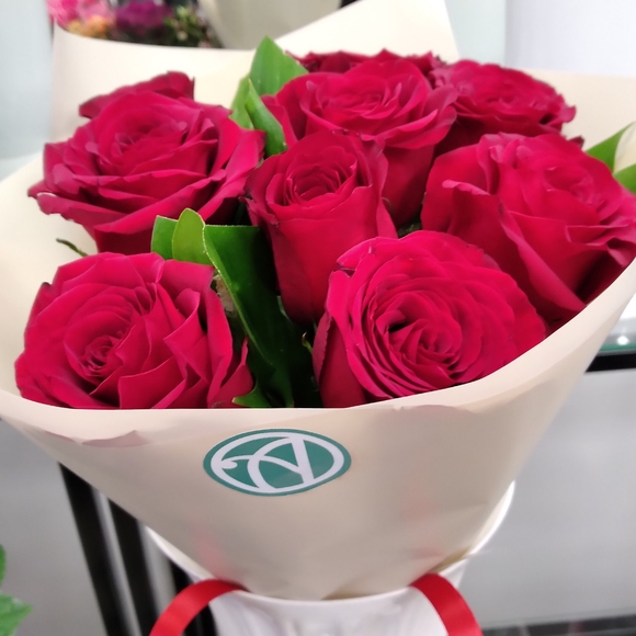 Букет-комплимент из алых роз