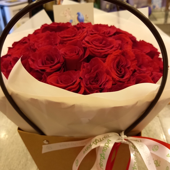 Цветочная сумочка с 35 красными розами (РФ)