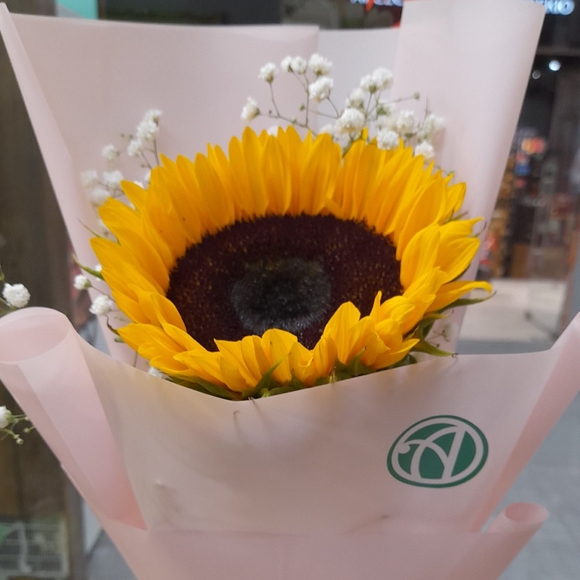 Букет из подсолнуха и гипсофилы - S