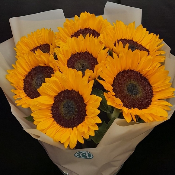 Букет из 7 подсолнухов