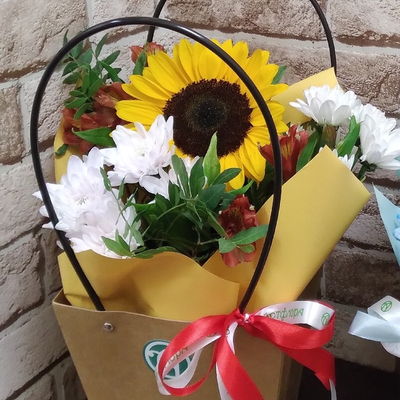 Цветочная сумочка с подсолнухом
