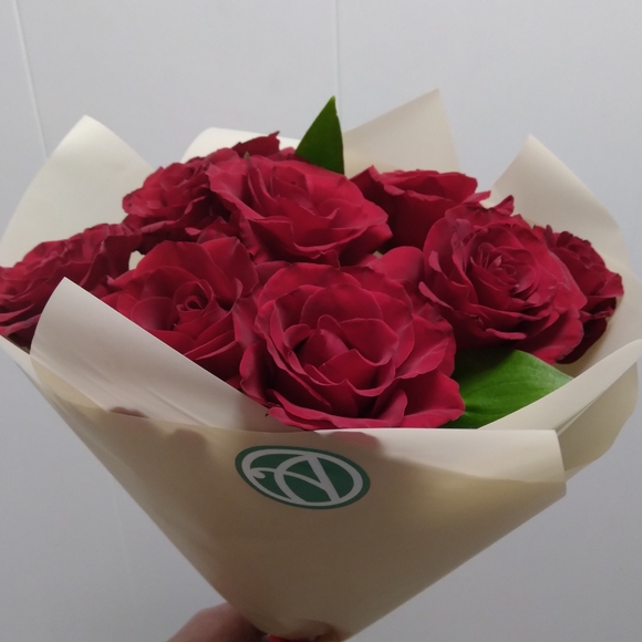 Букет-комплимент из алых роз