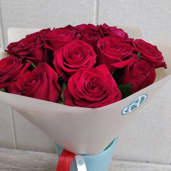 Букет из 15 красных роз 50 см (РФ)
