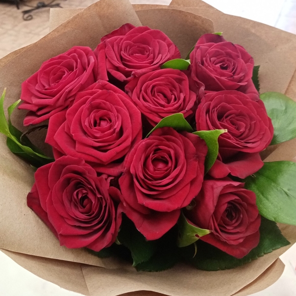 Букет-комплимент из алых роз