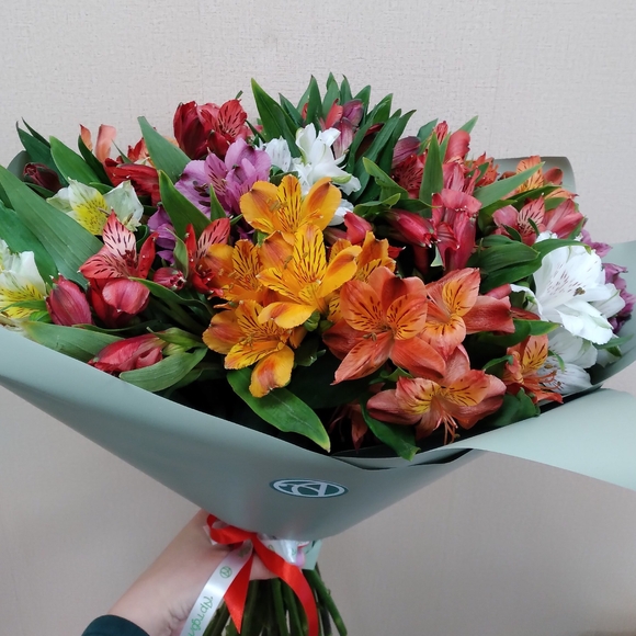 Букет из 25 альстромерий микс
