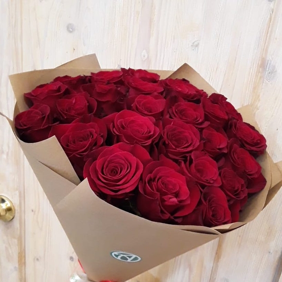 Букет из 25 красных роз 50 см (РФ)