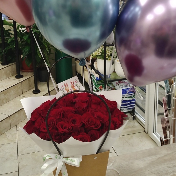 Цветочная сумочка с 35 красными розами (РФ)