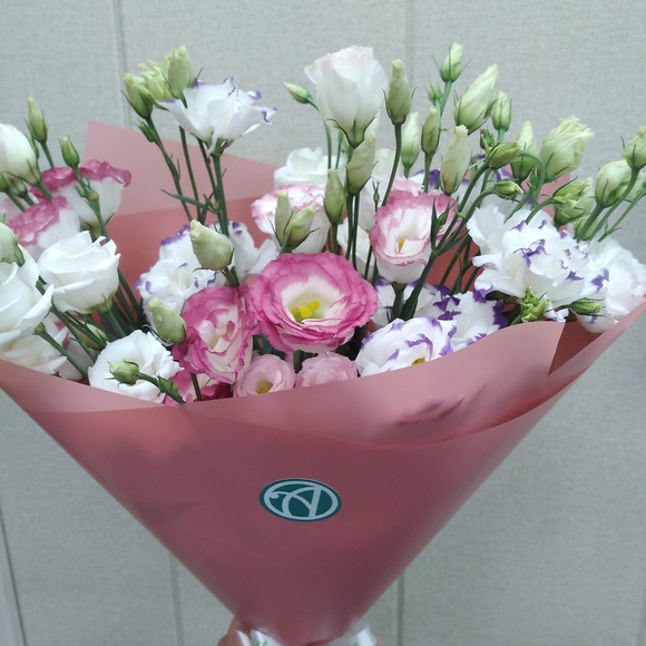 Букет из 9 лизиантусов микс