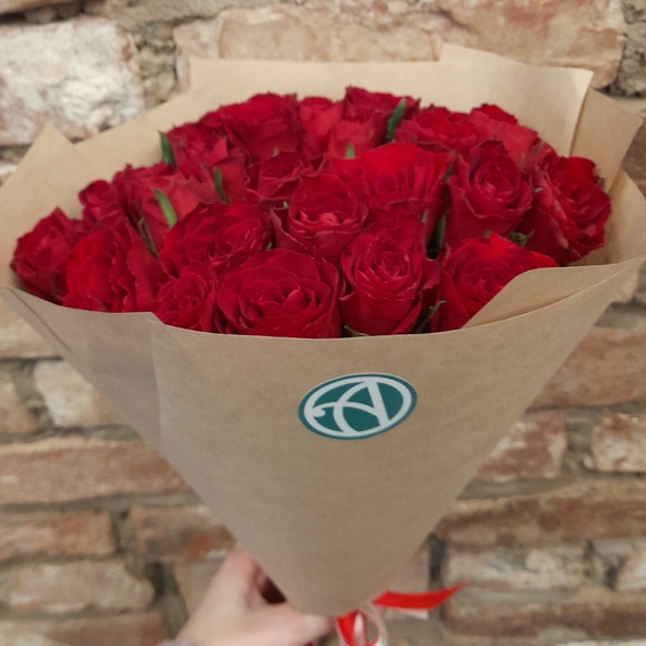 Букет из 25 красных роз Кения (35 см)