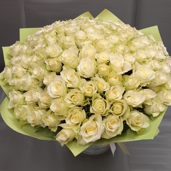 Букет из 101 белой розы Кения (35 см)