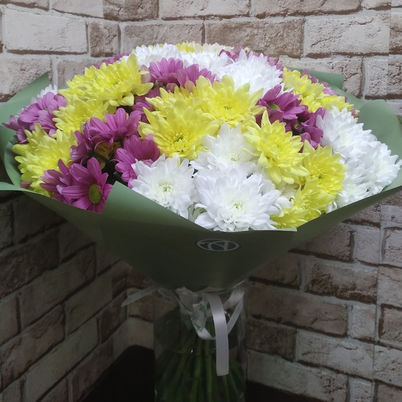 Букет из 15 кустовых хризантем микс