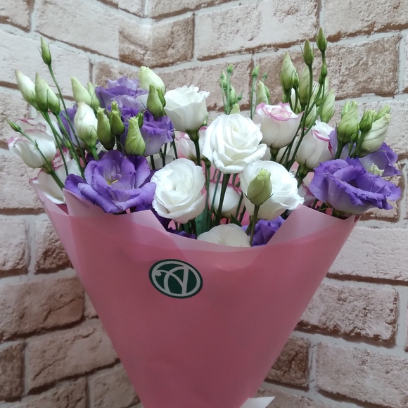 Букет из 9 лизиантусов микс