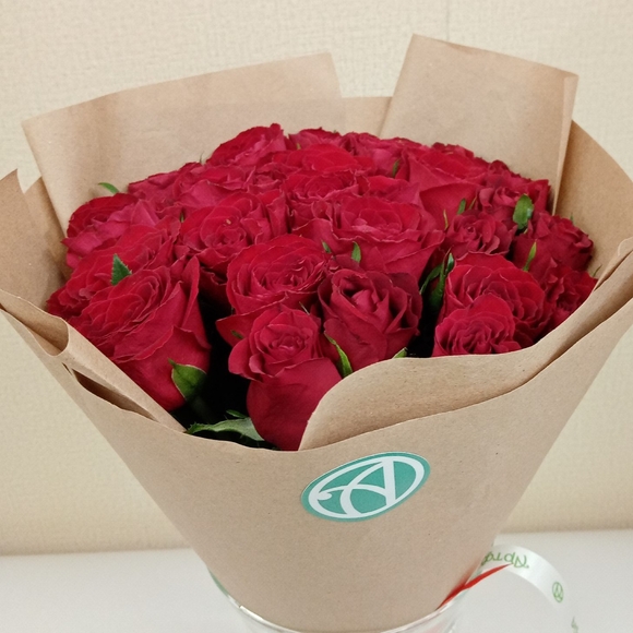 Букет из 25 красных роз Кения (35 см)