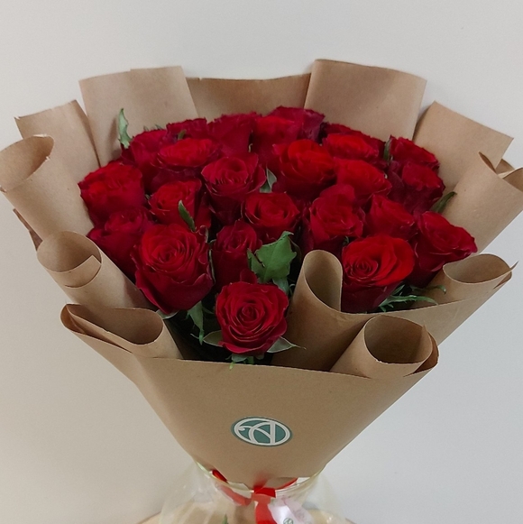 Букет из 25 красных роз Кения (35 см)