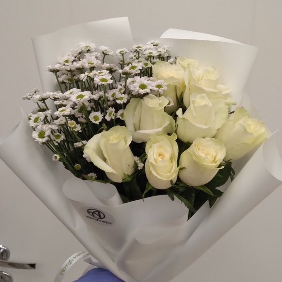 Белый авторский букет - S в корейской упаковке