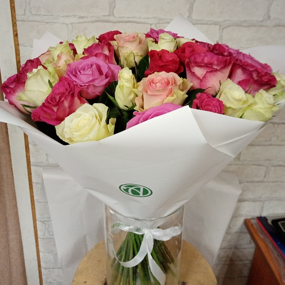 Букет из 51 розы розовый микс 50 см (Кения)