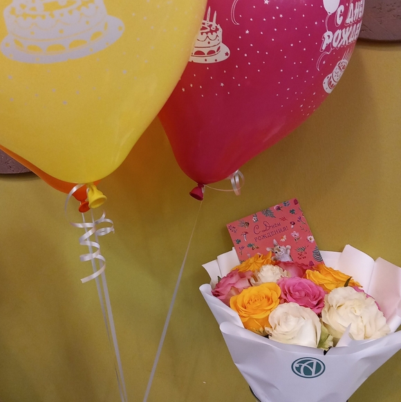 Букет из 11 роз нежный микс 50 см (Эквадор) в корейской упаковке