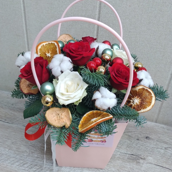 Новогодняя сумочка с красными кенийскими розами - L