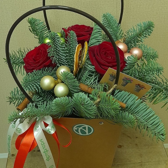 Новогодняя сумочка с красными кенийскими розами - S