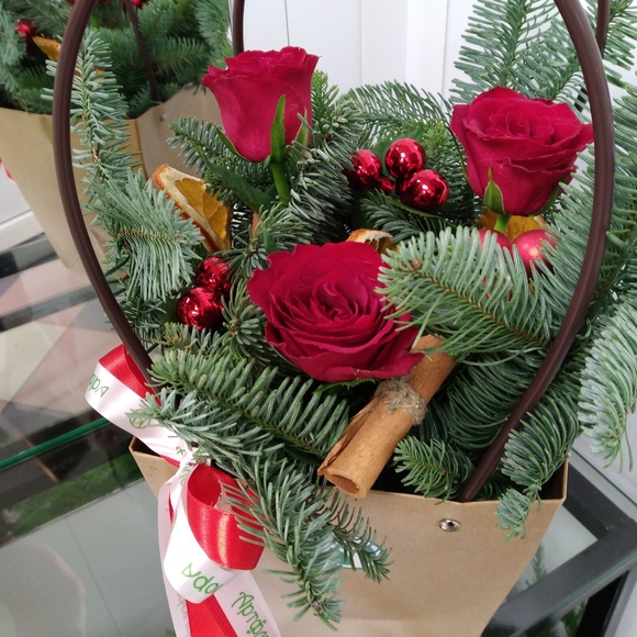 Новогодняя сумочка с красными кенийскими розами - S