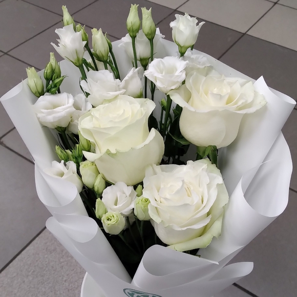 Белый авторский букет - L в корейской упаковке
