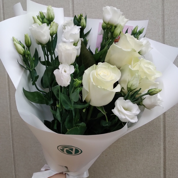 Белый авторский букет - L в корейской упаковке
