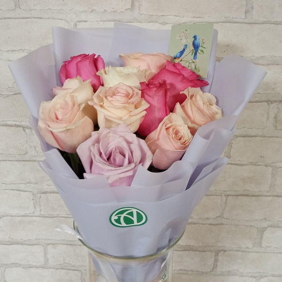 Букет из 11 роз нежный микс 50 см (Эквадор) в корейской упаковке