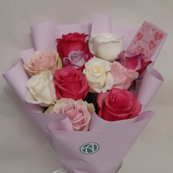 Букет из 11 роз нежный микс 50 см (Эквадор) в корейской упаковке