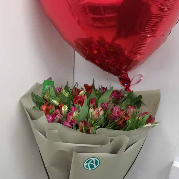 Набор размер L с букетом 25 альстромерий в корейской упаковке