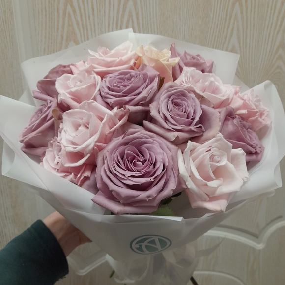 Букет из 15 роз нежный микс 50 см (Эквадор) в корейской упаковке