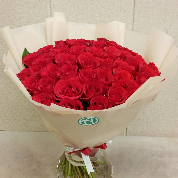 Букет из 51 красной розы 35 см (Кения) в корейской упаковке