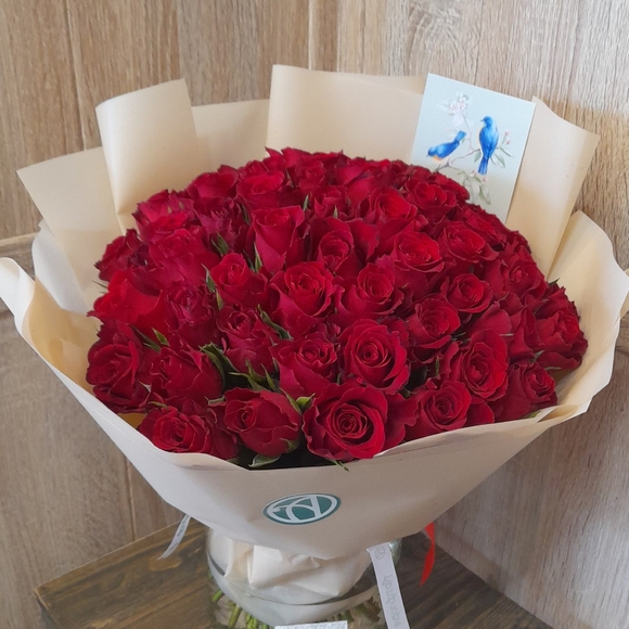 Букет из 51 красной розы 35 см (Кения) в корейской упаковке