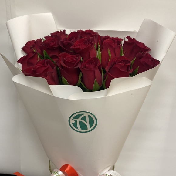 Букет из 15 красных роз Кения (35 см)