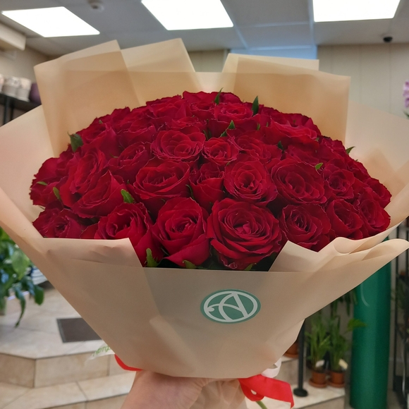 Букет из 51 красной розы 35 см (Кения) в корейской упаковке