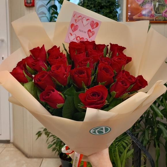 Букет из 25 красных роз Кения (35 см)