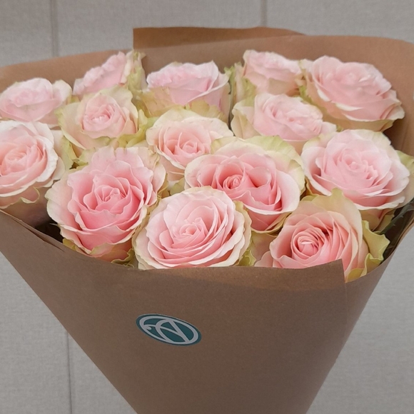 Букет из 15 розовых роз 70 см (Эквадор) Фрутетто