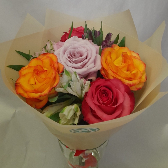Букет из эквадорских роз микс и асльмтромерии - S