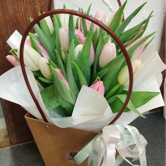 Цветочная сумочка с тюльпанами нежный микс - М