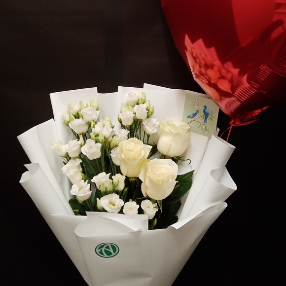 Белый авторский букет - L в корейской упаковке