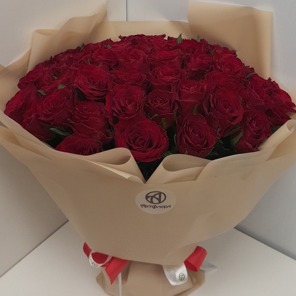 Букет из 51 красной розы 35 см (Кения) в корейской упаковке