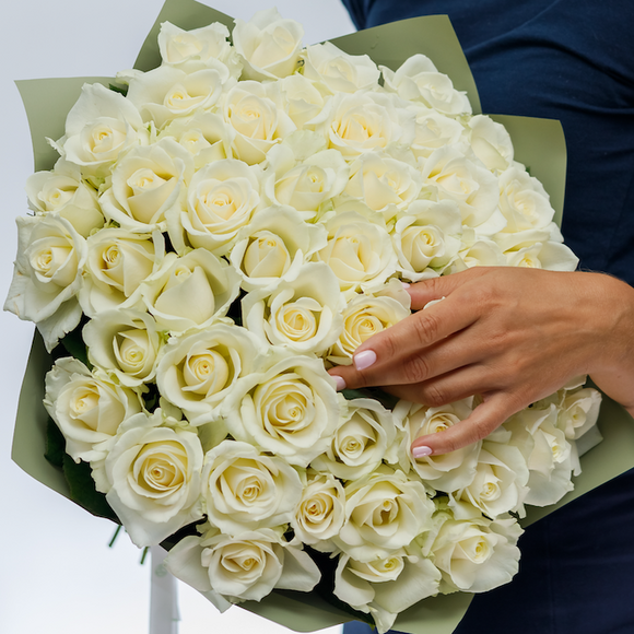 Букет из 51 белой розы 50 см (Россия)