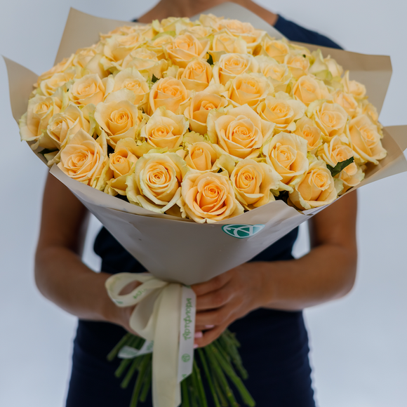 Букет из 51 кремовой розы 50 см (Россия)