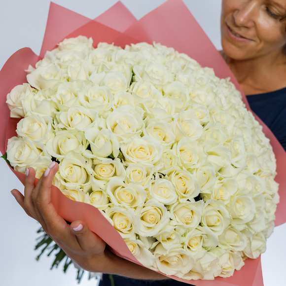 Букет из 101 белой розы 50 см (Россия)