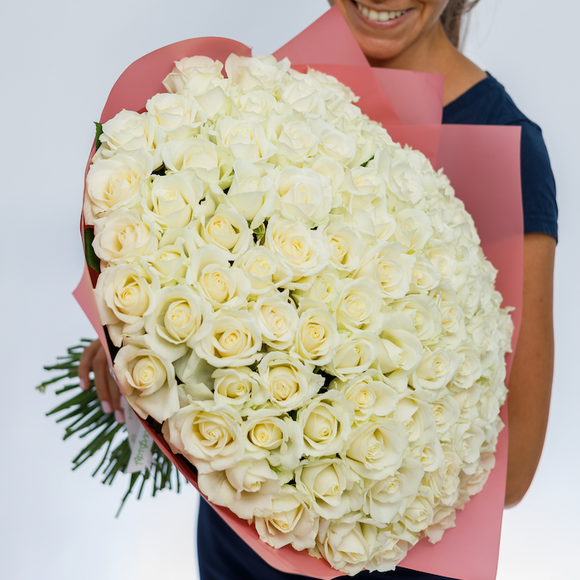 Букет из 101 белой розы 50 см (Россия)